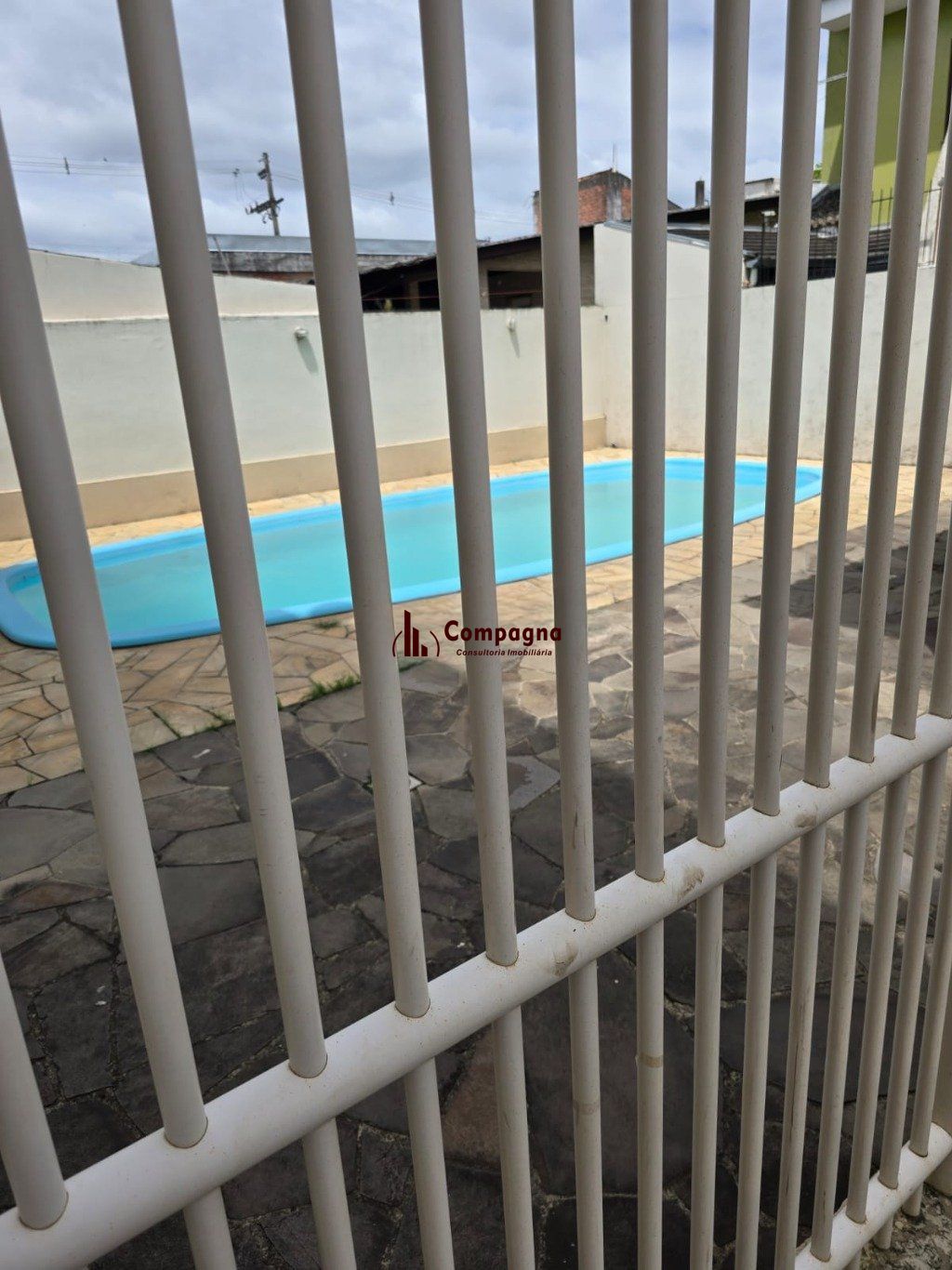 Casa de 3 dormitórios com  uma vaga de garagem no bairro Niterói Canoas. — foto 4