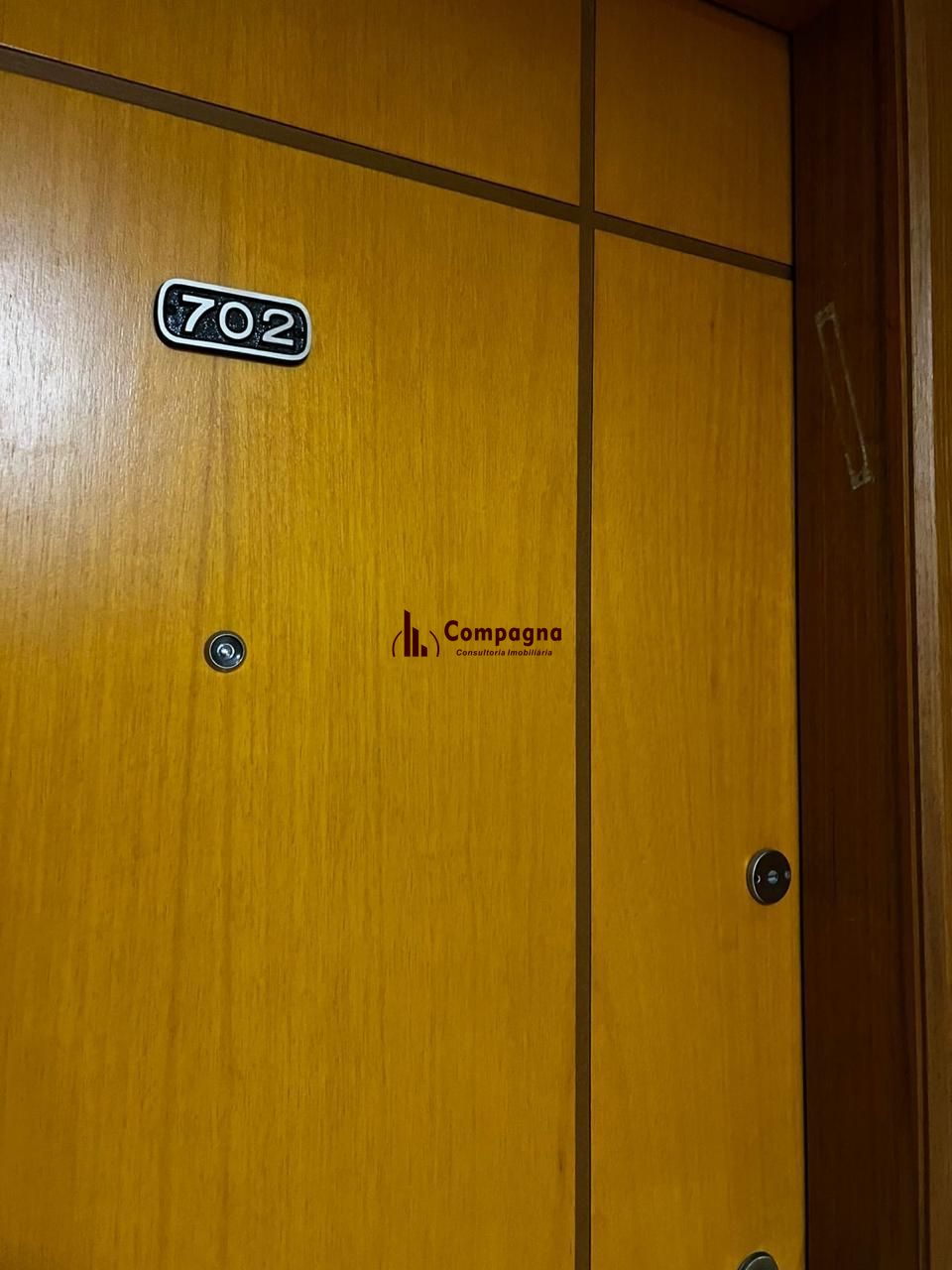 Apartamento de 2 dormitórios, elevador e duas vagas de garagem em Porto Alegre. — foto 3