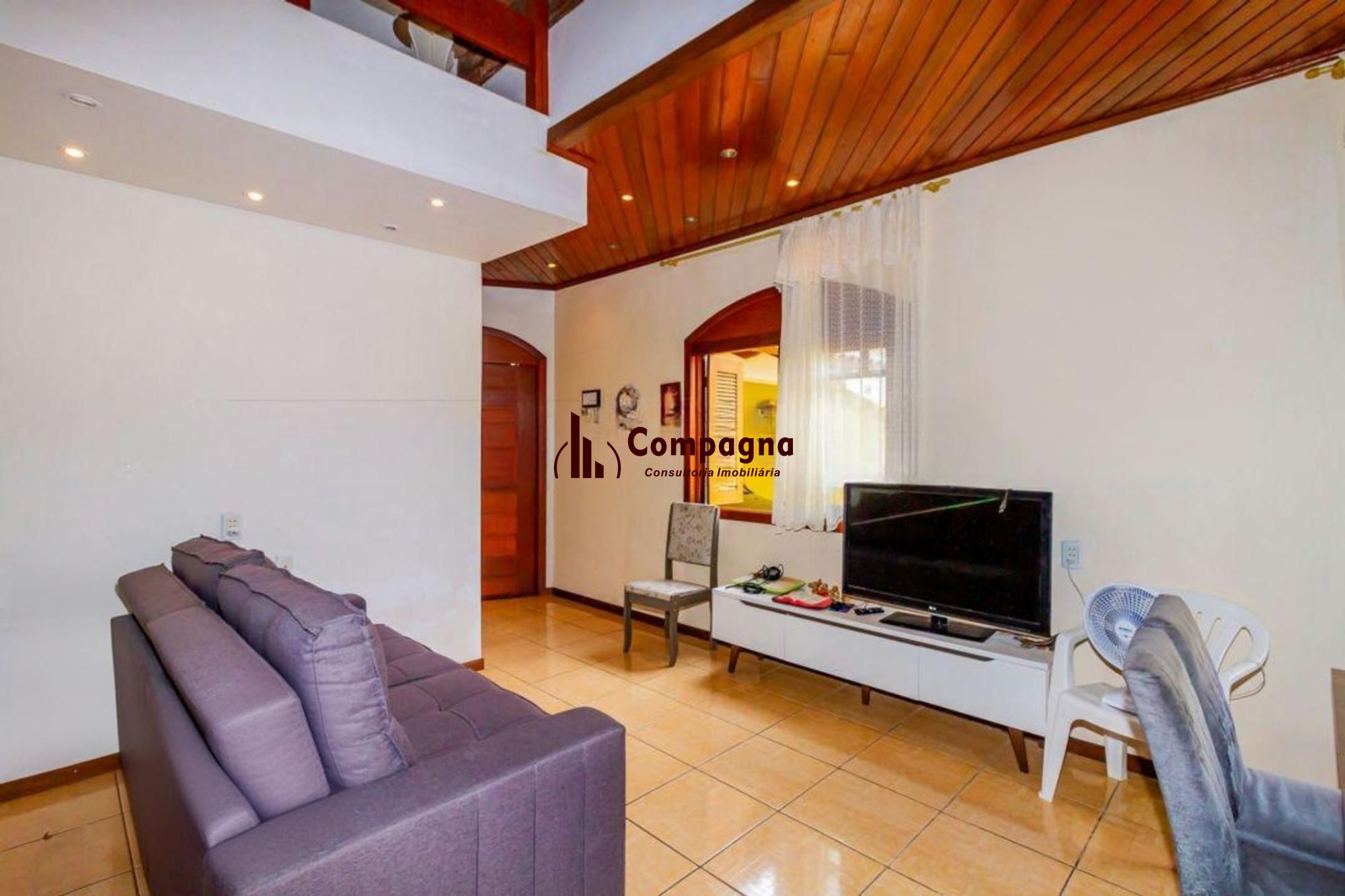 Casa com 5 quartos, 2 vagas e pátio, no Bairro Sarandí — foto 5