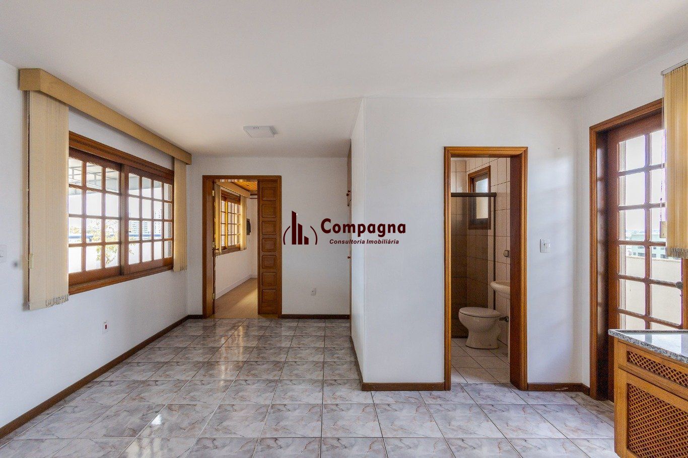 Cobertura com 4 quartos, 1 suíte e 2 vagas no bairro Passo da Areia. — foto 4