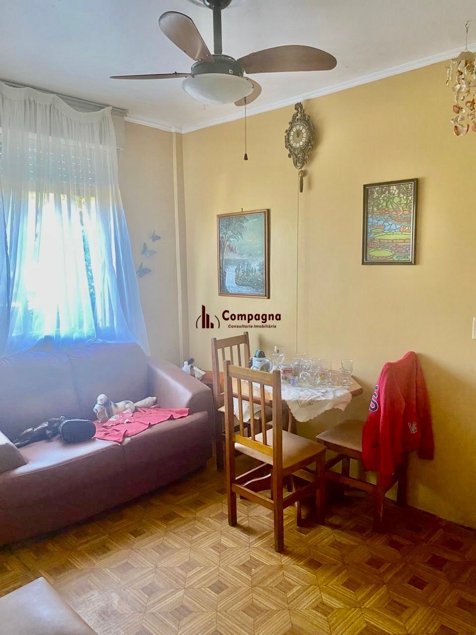 Apartamento de 2 dormitórios Segundo andar Bairro Camaqua em Porto Alegre — foto 2