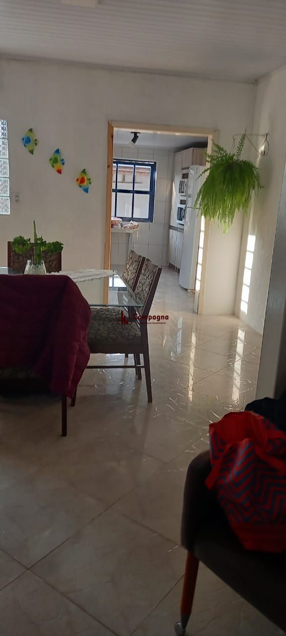 casa com 03 quartos um sendo suite com 04 vagas de garagem — foto 3