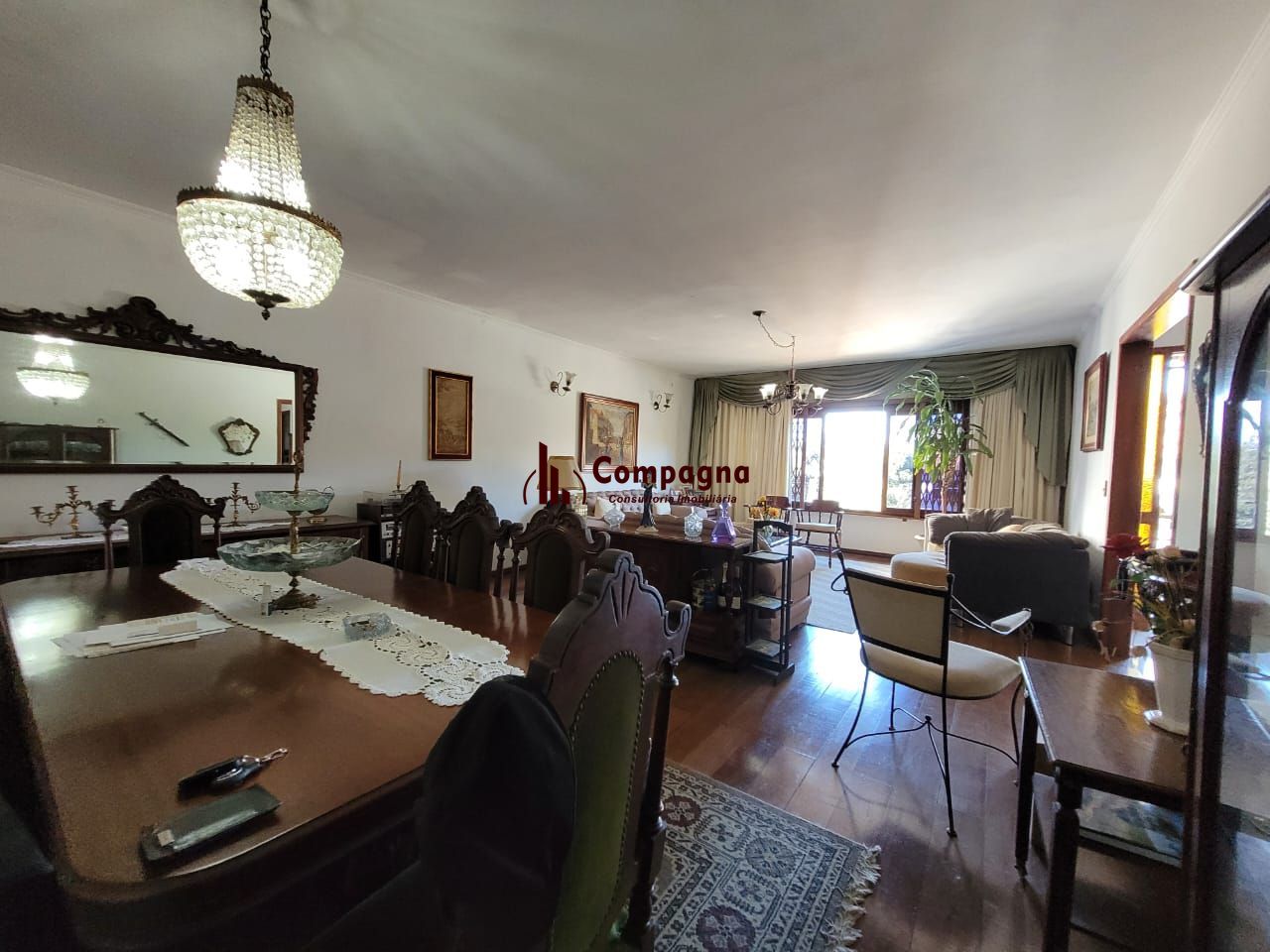 Casa térrea com 04 quartos e com 04 vagas de garagem — foto 3