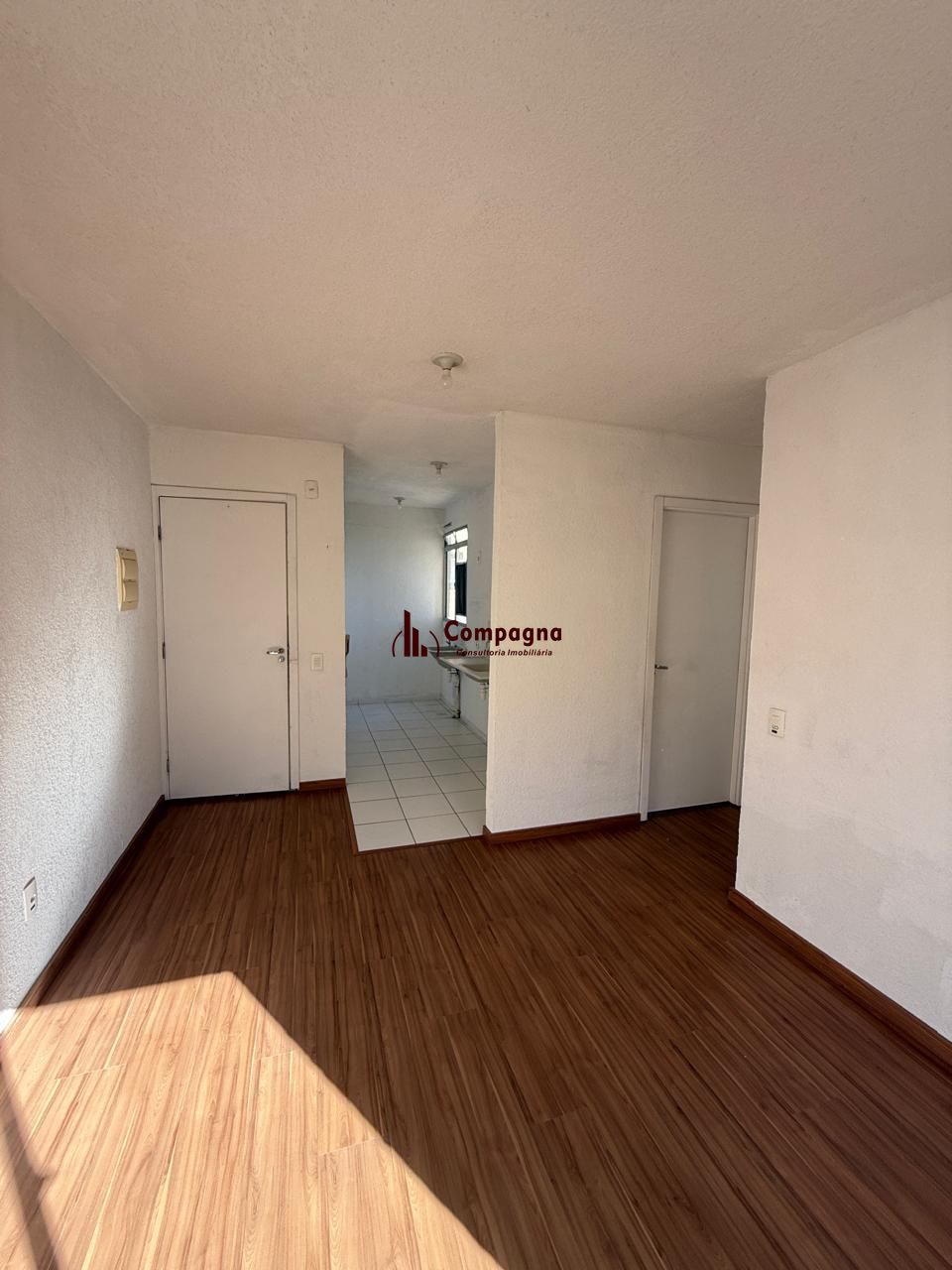 Apartamento com 02 dormitórios com vaga. Aceita venda assistida