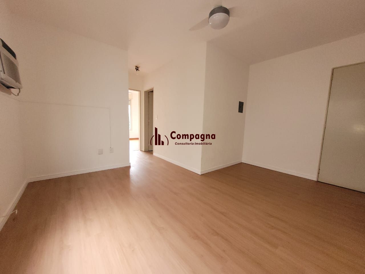 Apartamento de frente 2 dormitórios e vaga coberta próximo do Hospital Conceição