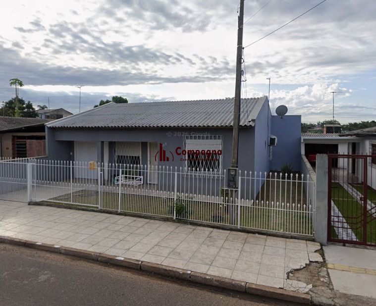 casa com 03 quartos um sendo suite com 04 vagas de garagem