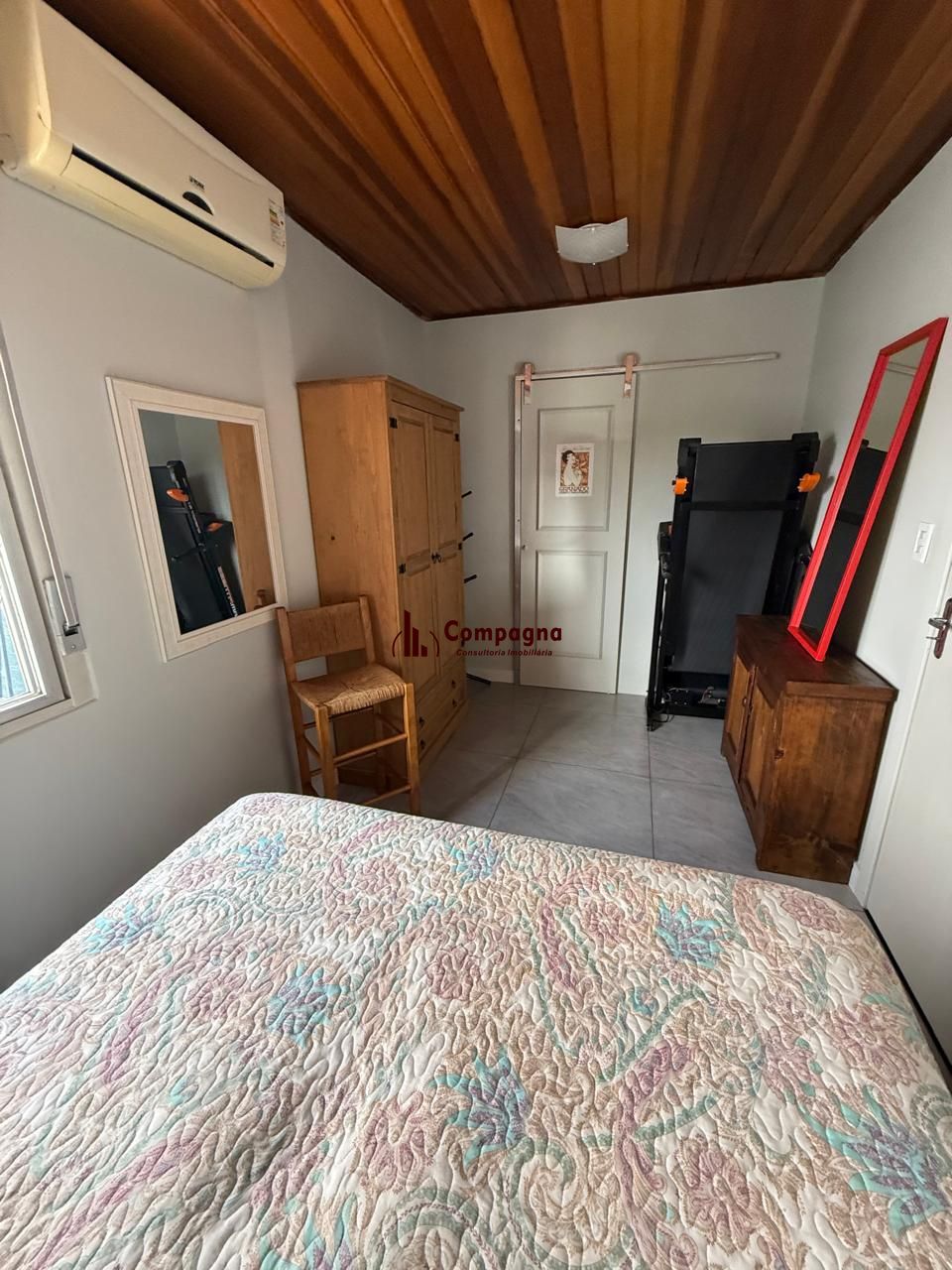 Casa com 03 dormitórios, sendo 02 suítes e garagem — foto 4