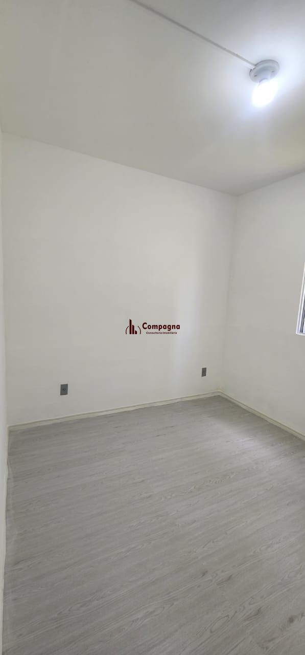 Apartamento com 02 dormitórios com 01 vaga de estacionamento rotativo