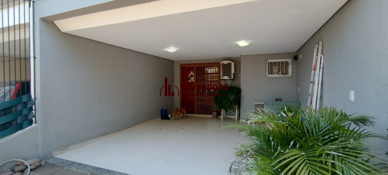 Linda Residência com 3 dormitórios, sendo 1 suíte á venda no Imperial Parque.