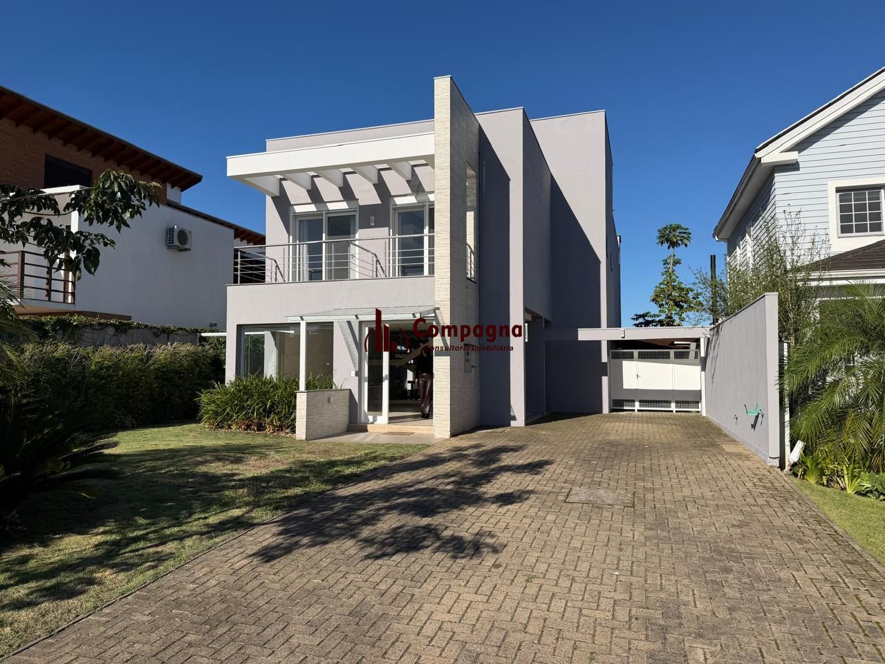 Casa no TerraVille com 3 dormitórios sendo 2 suítes.