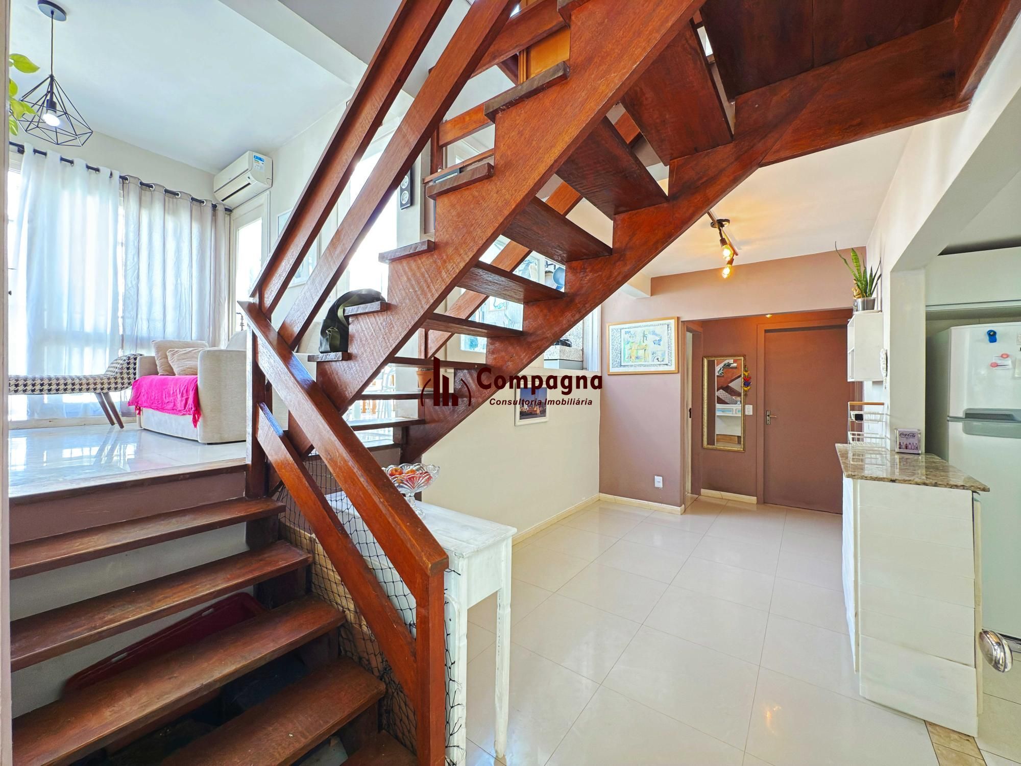 Triplex 4 quartos à venda, 126m², Pedra Redonda - Porto Alegre