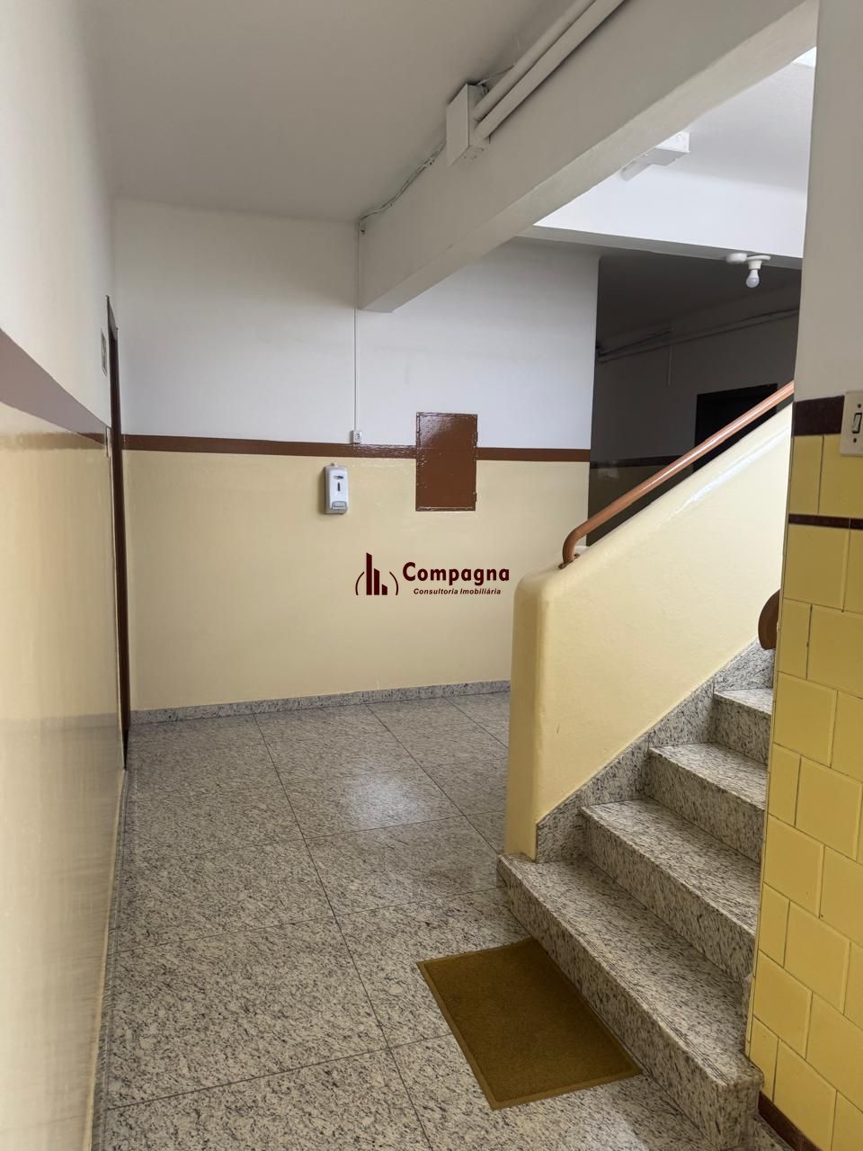 Apartamento de 2 Dormitórios na Av. Azenha - Ótima Oportunidade — foto 3