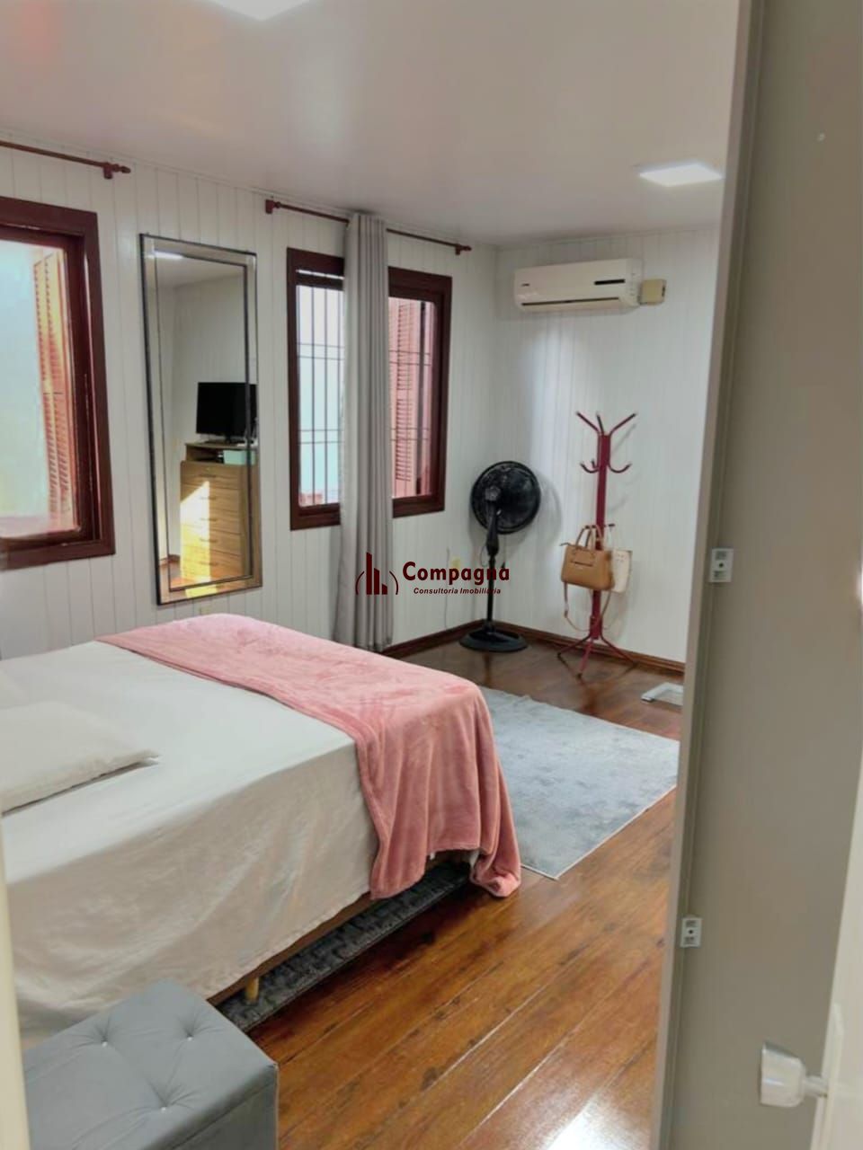 Casa a venda com 3 dormitórios no Centro de Guaíba. — foto 5