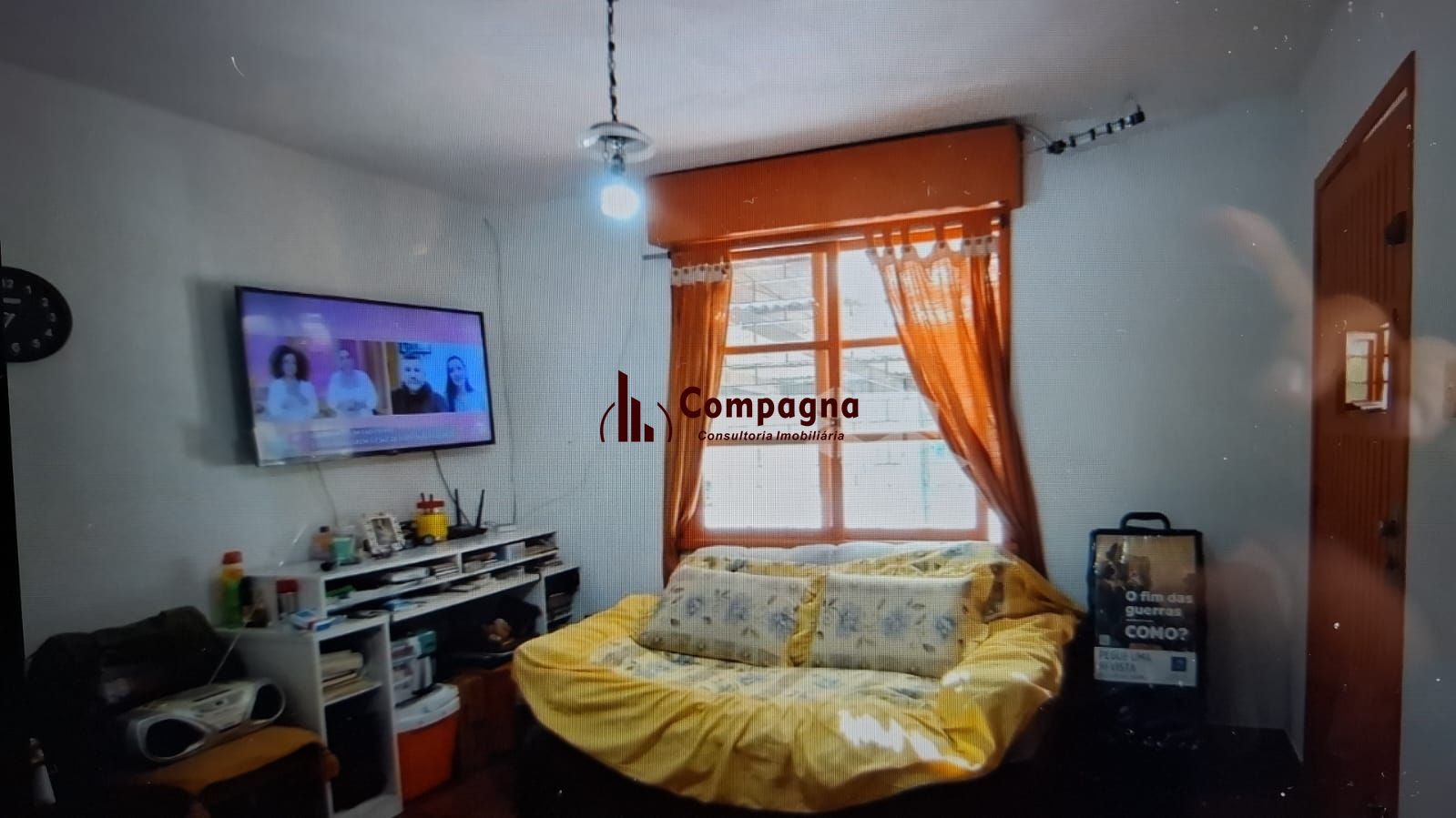 CASA AMPLA, 2 DORMITÓTIOS, 1SUÍTE, SALA, COZINHA, BANHEIRO SOCIAL , 2 VAGAS DE GARAGEM E ÓTIMA LOCALIZAÇÃO! — foto 4