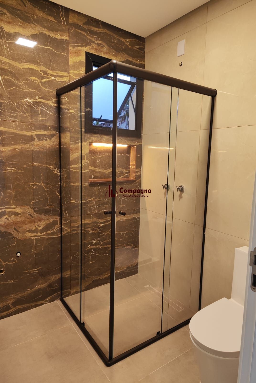 Sobrado 5 dormitórios com suíte e closet em frente à praça – 215 m² – Canoas — foto 5