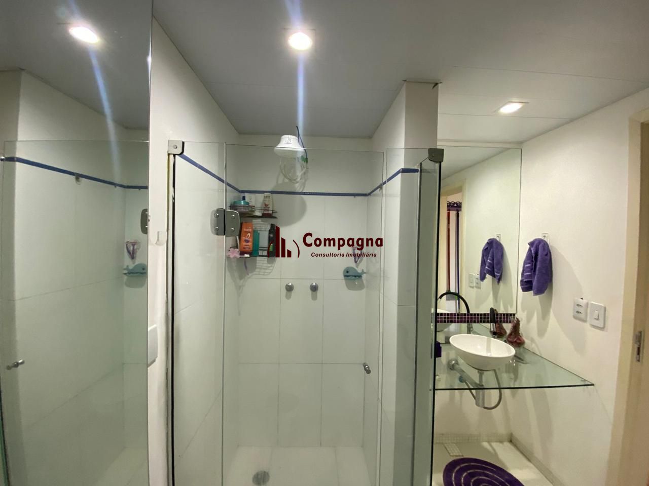 Apartamento Mobiliado a venda / Avenida Independência / 2 Dormitórios — foto 2