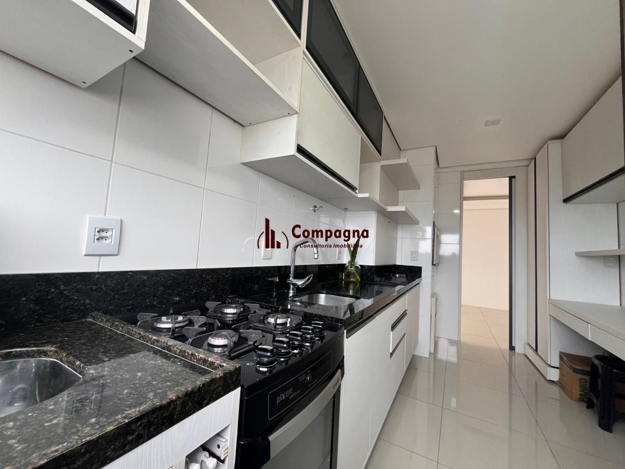 Excelente apartamento de 2 dormitórios com vaga dupla e depósito — foto 5