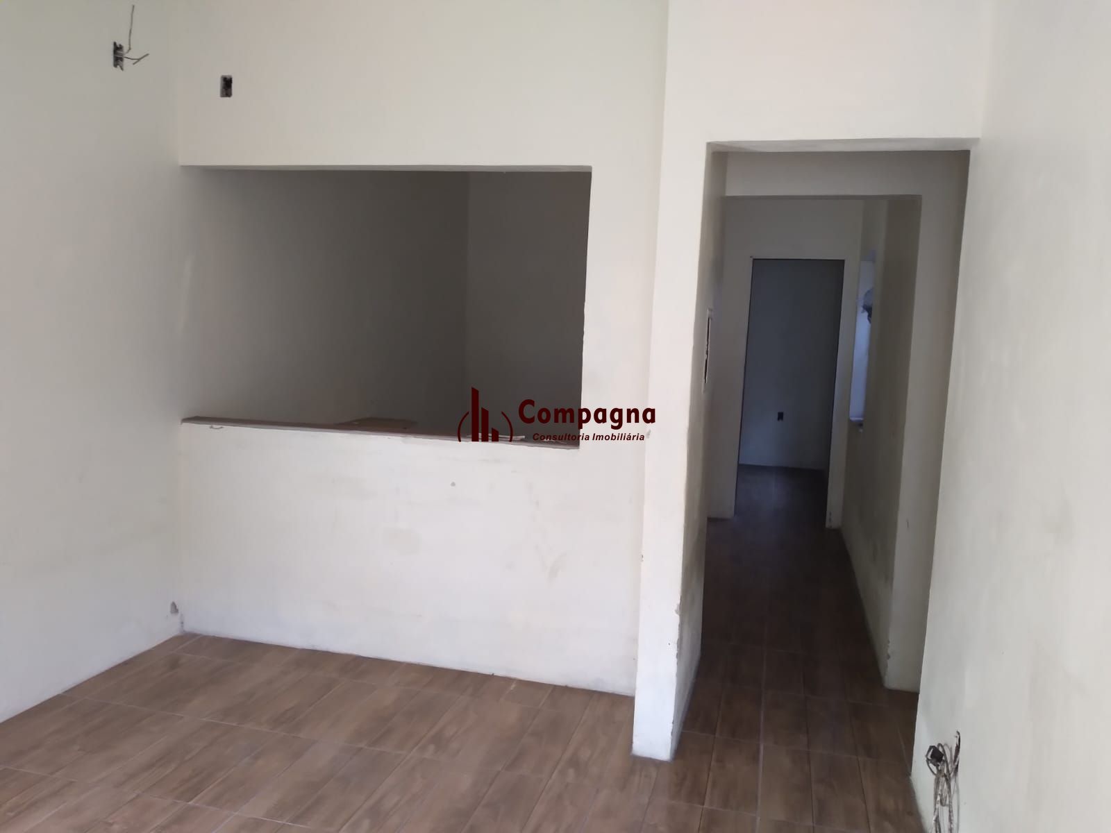Casa com 2 dorm.  de  alvenaria em região arborizanada.