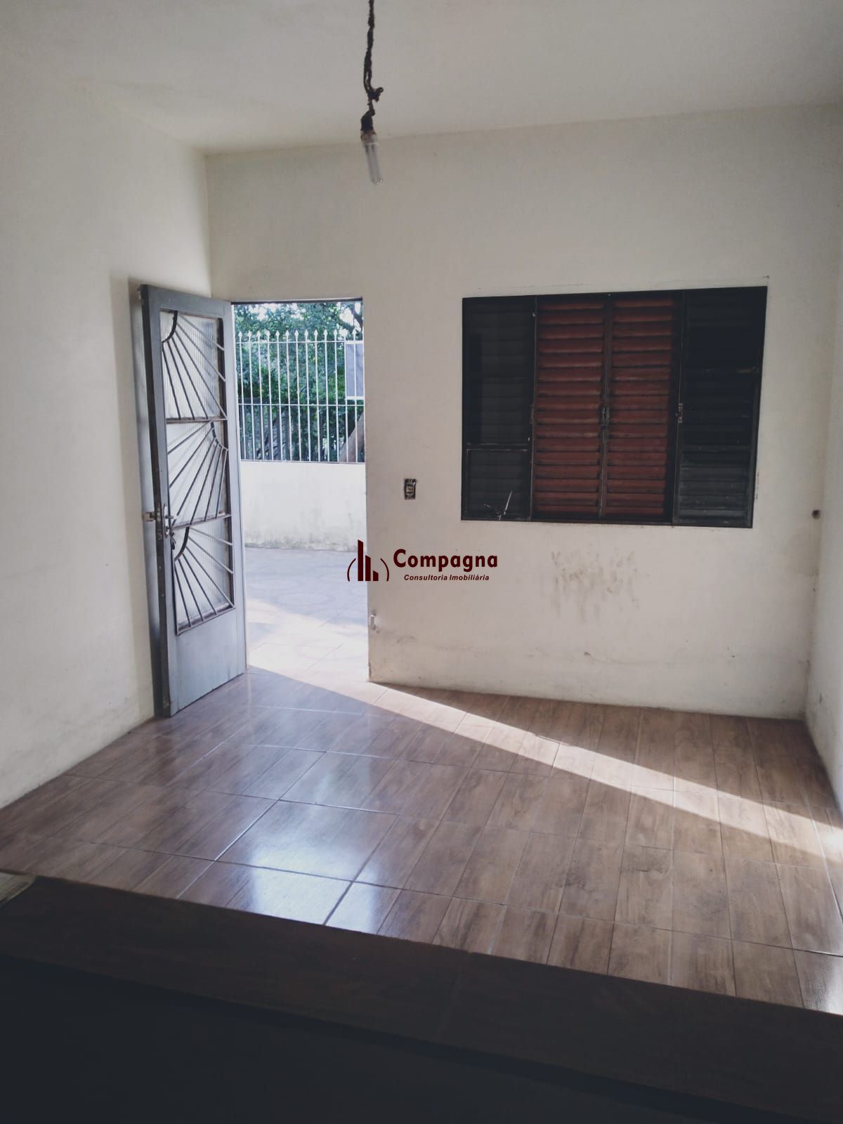 Casa com 2 dorm.  de  alvenaria em região arborizanada. — foto 2