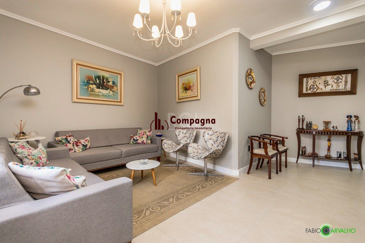 Sobrado para Venda - 335m², 4 dormitórios, sendo 2 suites, 3 vagas - Petrópolis — foto 2
