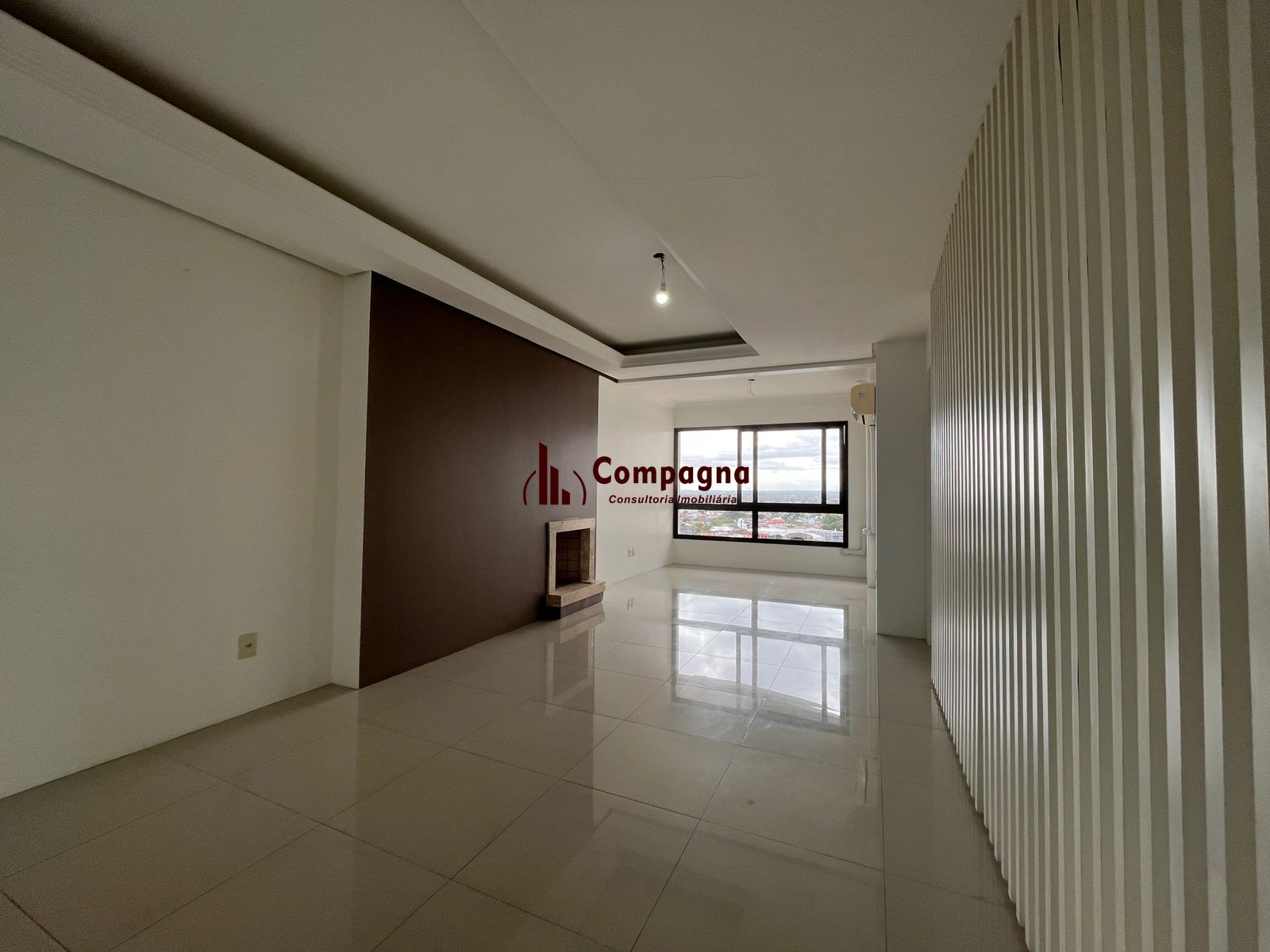 Excelente apartamento de 2 dormitórios com vaga dupla e depósito — foto 2
