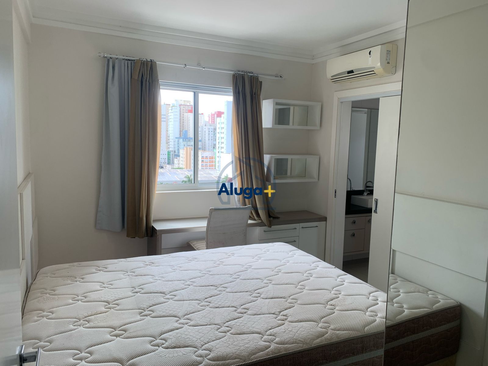 Apartamento para alugar com 3 quartos, 120m² - Foto 12