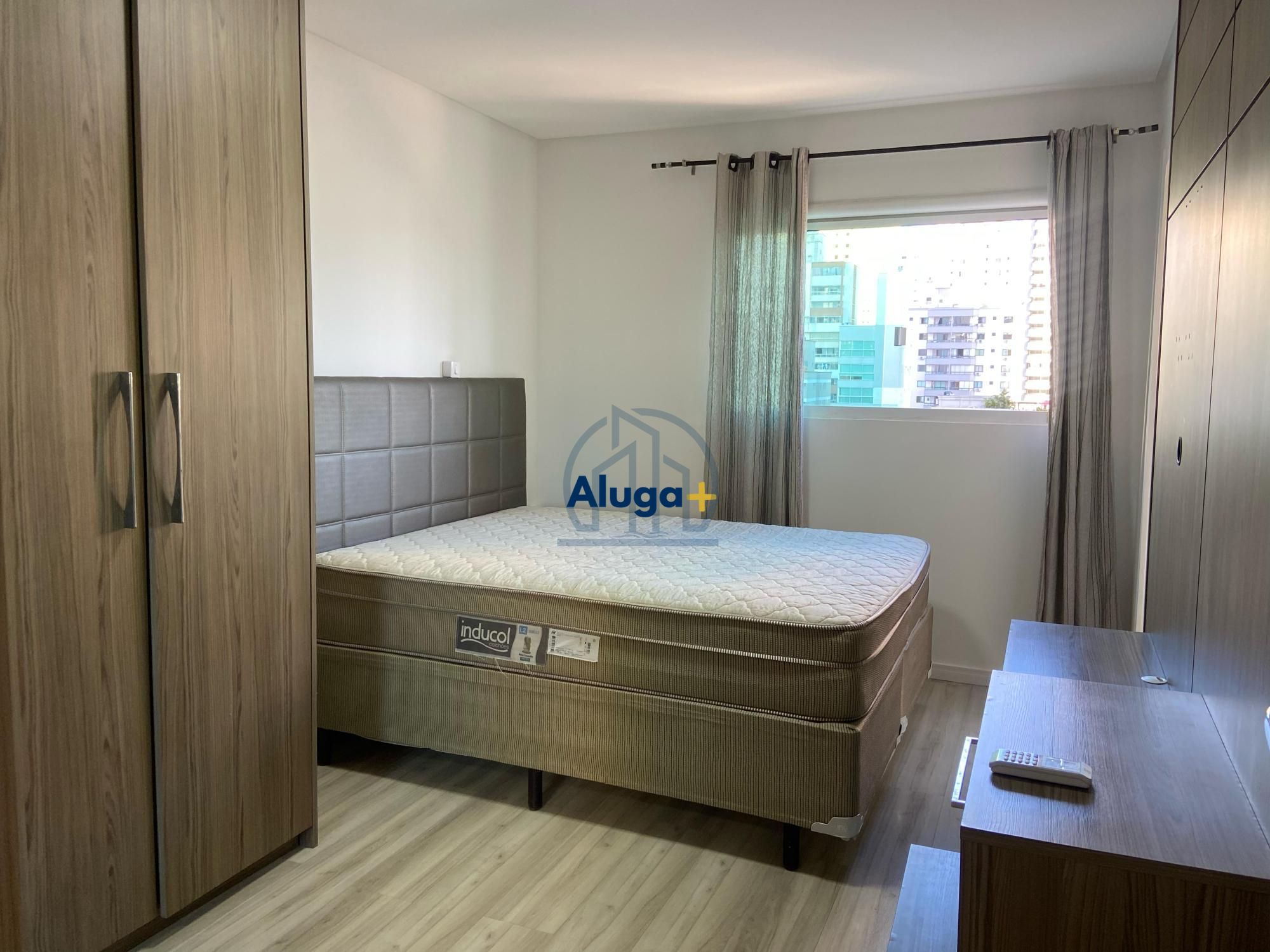 Apartamento para alugar com 3 quartos, 143m² - Foto 13