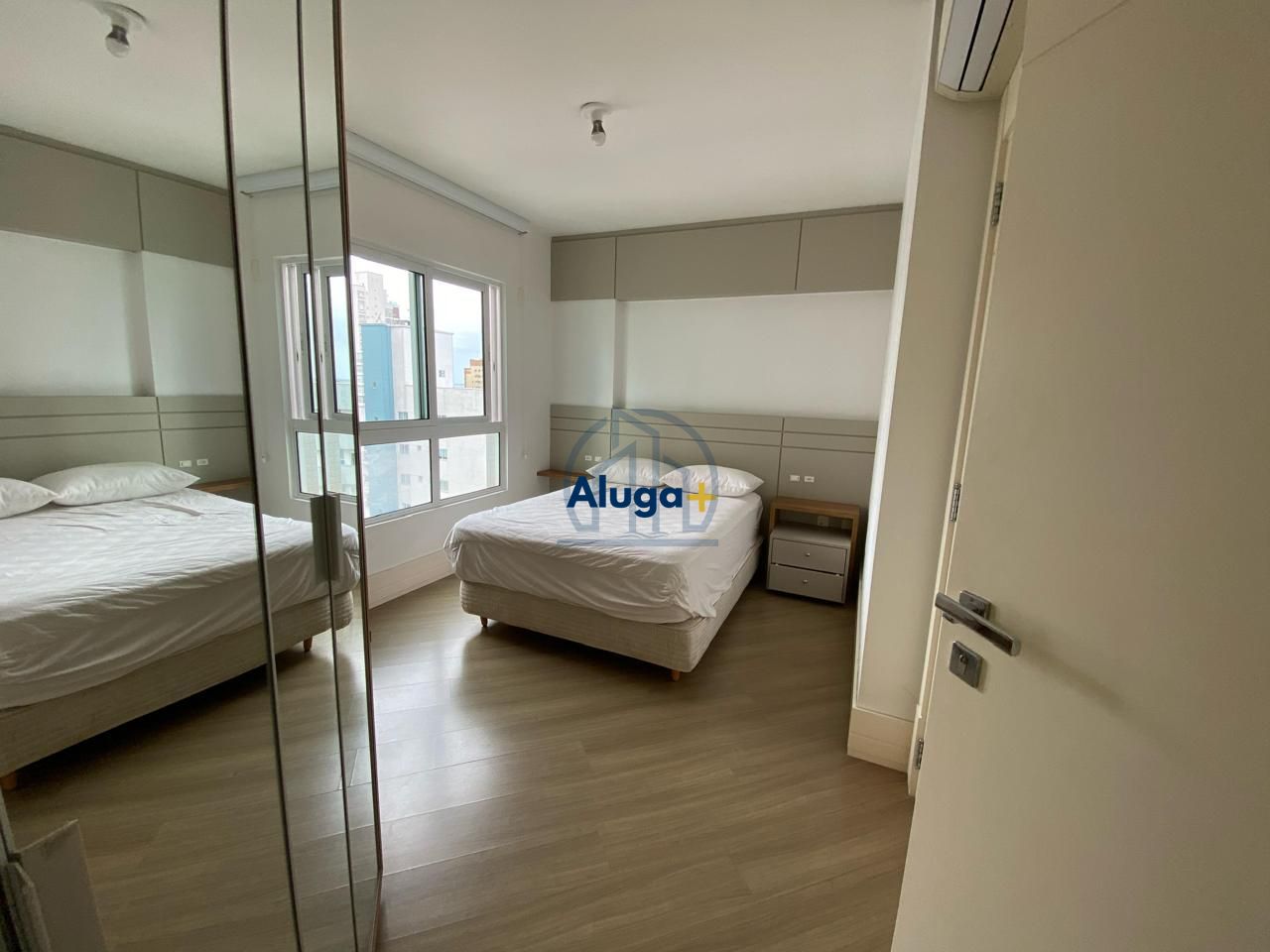 Apartamento para alugar com 3 quartos, 120m² - Foto 11