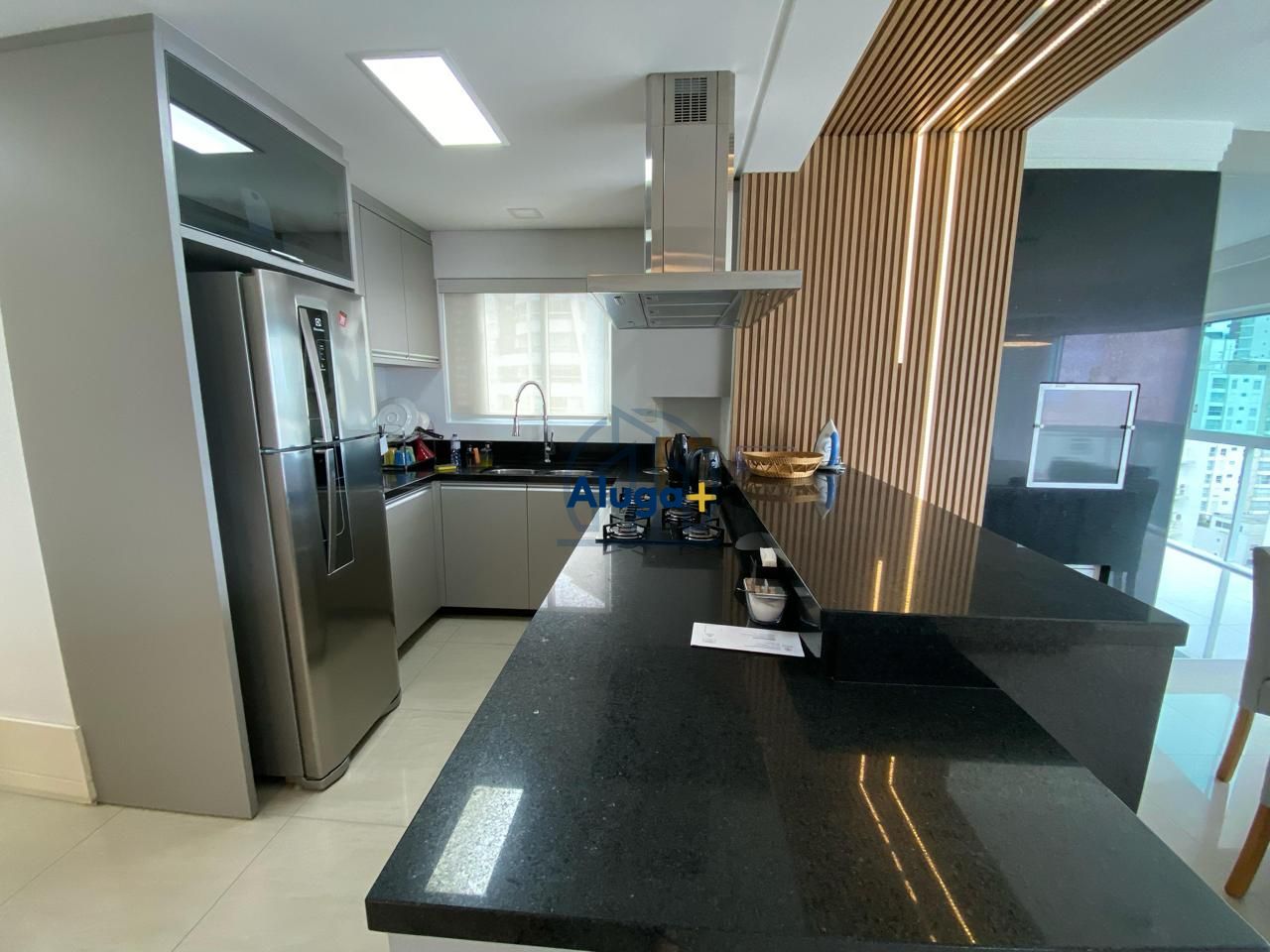 Apartamento para alugar com 3 quartos, 120m² - Foto 8