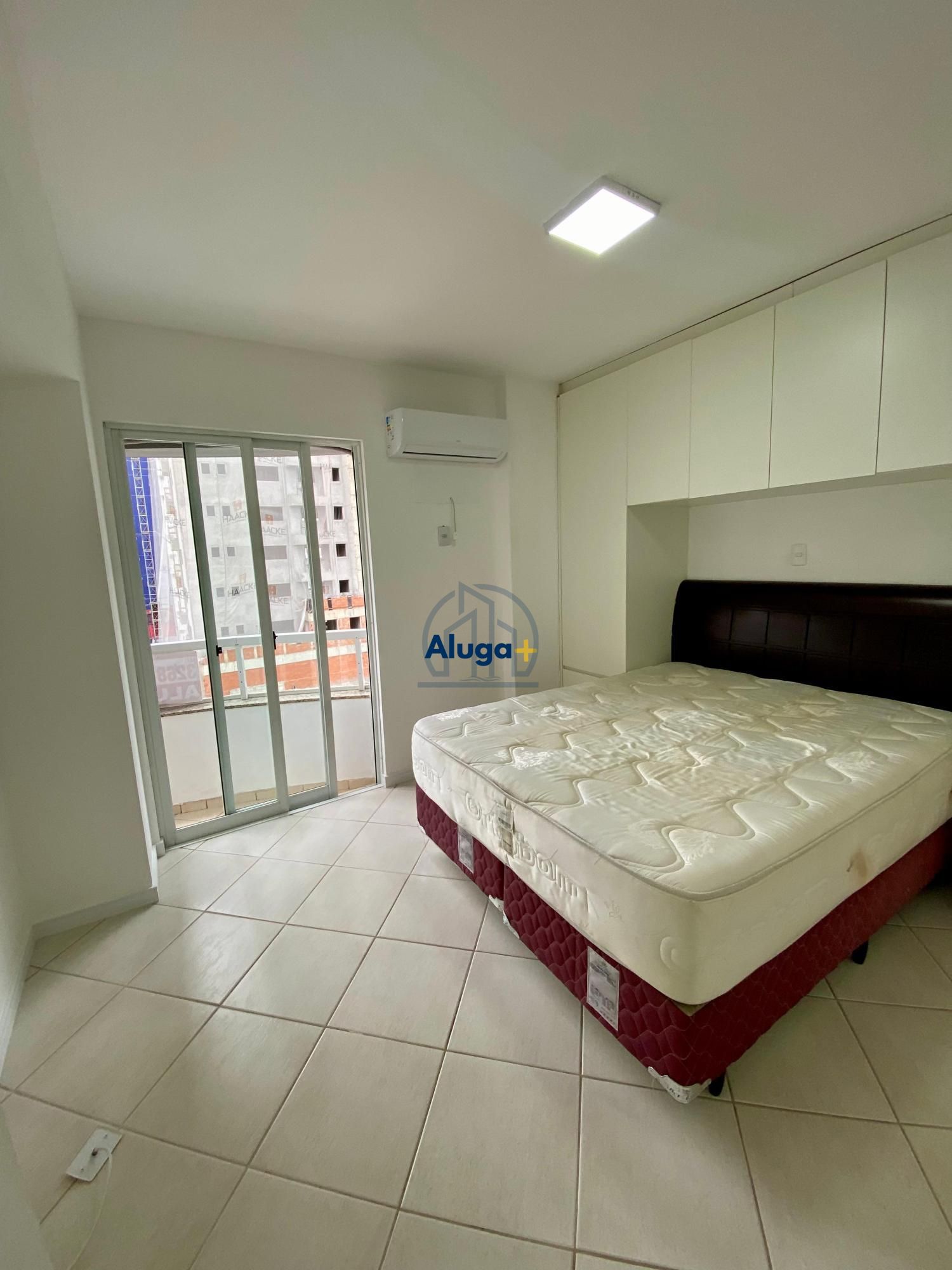 Apartamento para alugar com 2 quartos, 68m² - Foto 13