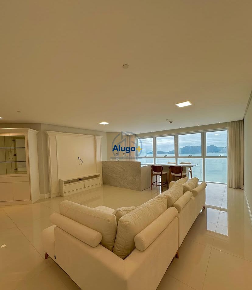 Apartamento alto padrão com vista mar
