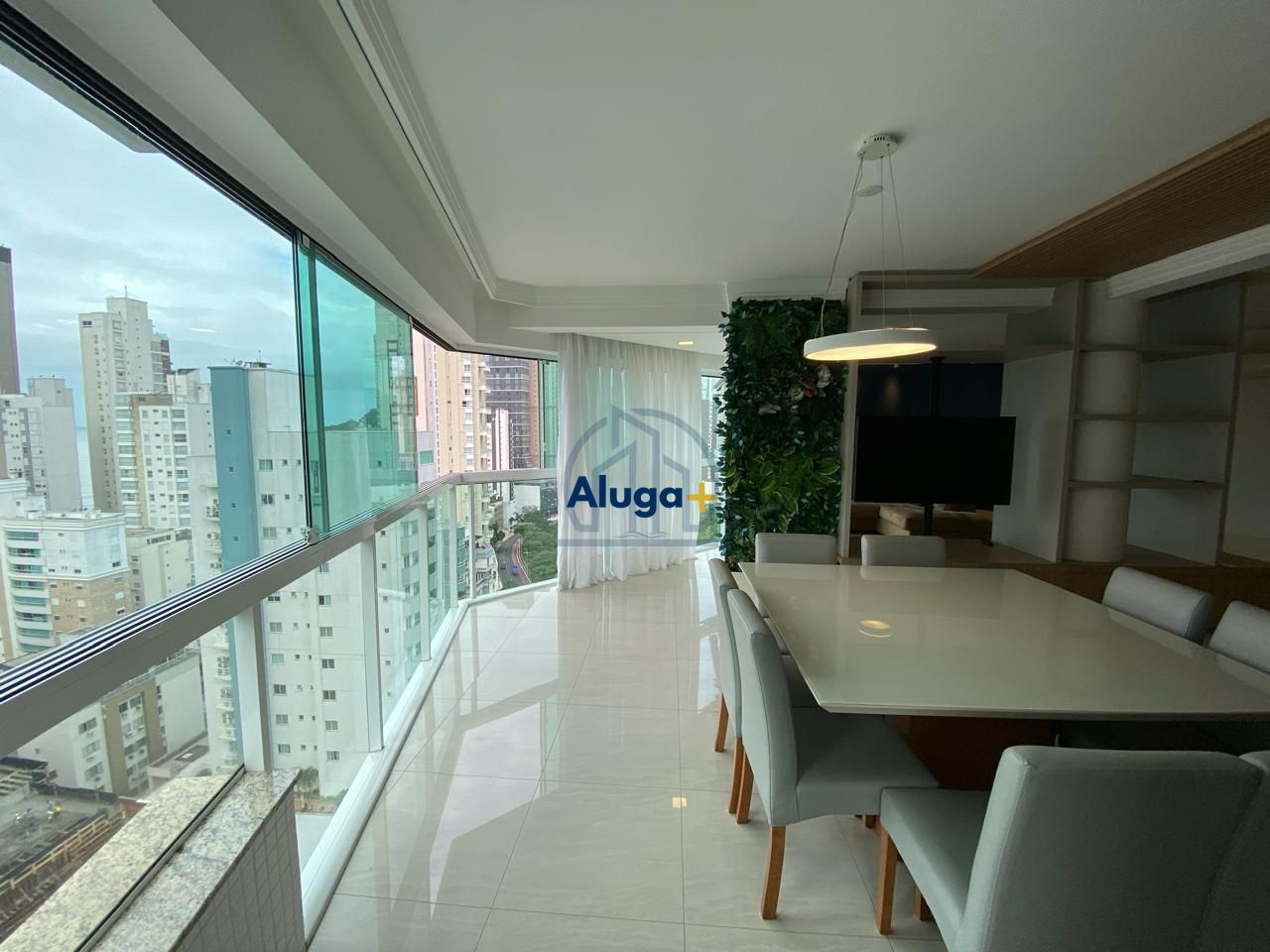 Apartamento para alugar com 3 quartos, 120m² - Foto 1