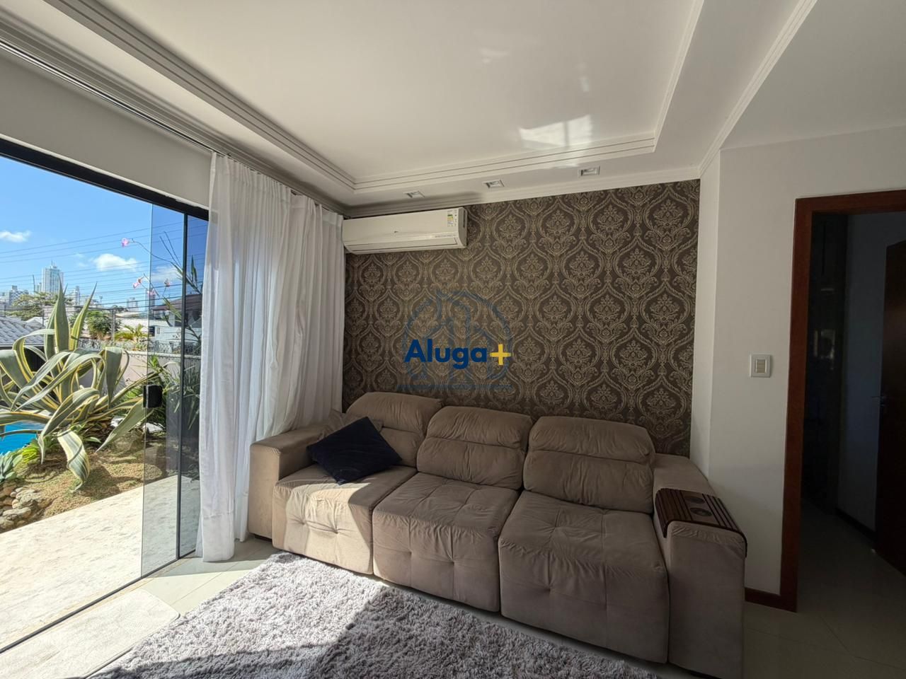 Casa com 4 Dormitórios para alugar, 230 m² por R$ 9.000,00 Casa com 4 Dormitórios para alugar, 230 m² por R$ 9.000,00