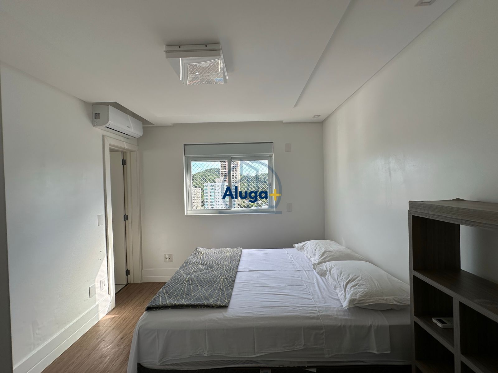 Apartamento para alugar com 3 quartos, 122m² - Foto 11