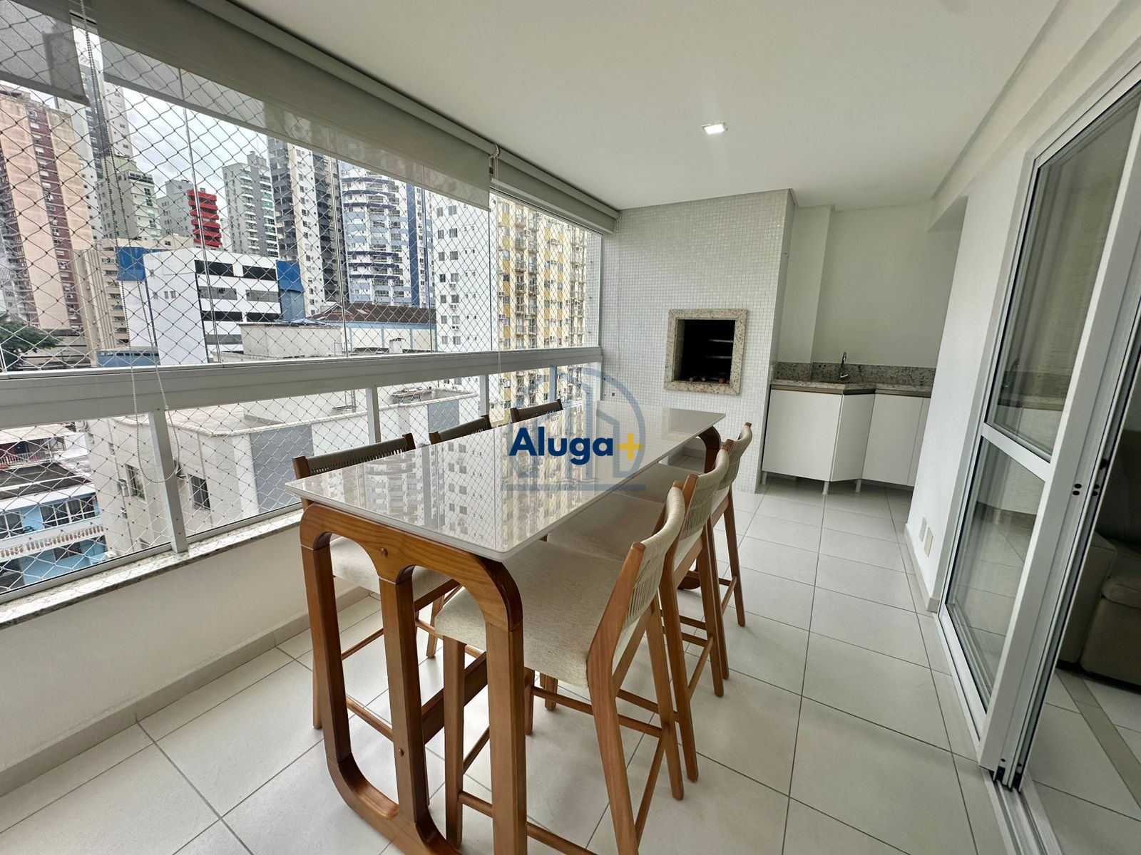 Apartamento para alugar  no Centro - Balneário Camboriú, SC. Imóveis