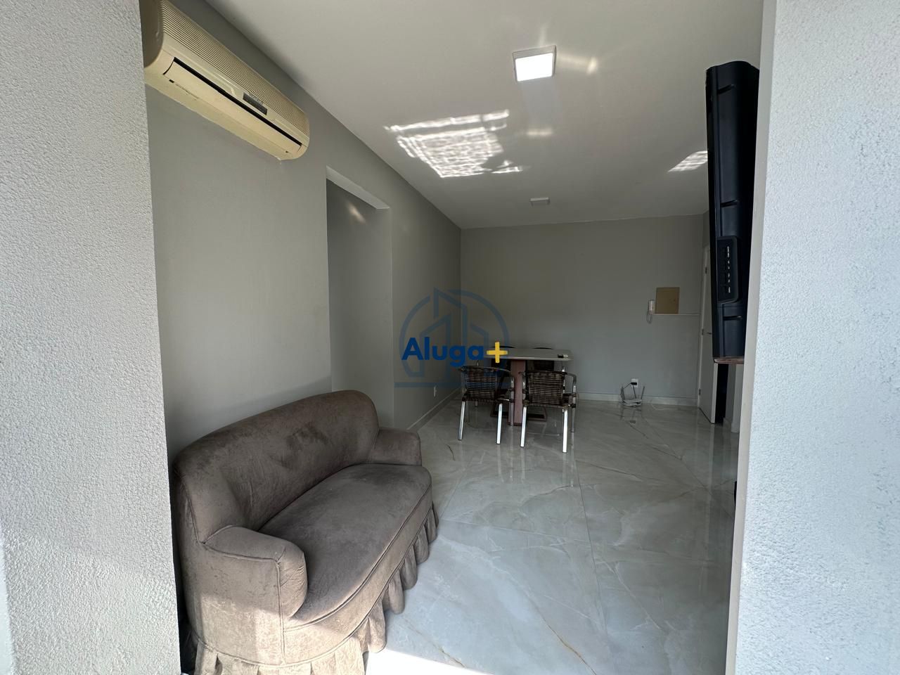 Apartamento para alugar com 2 quartos, 82m² - Foto 2