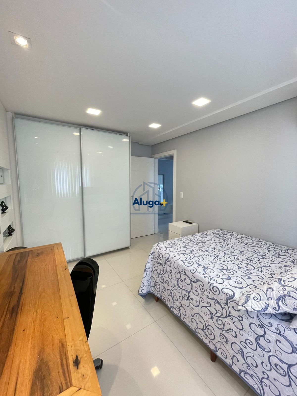 Apartamento para alugar com 3 quartos, 240m² - Foto 22