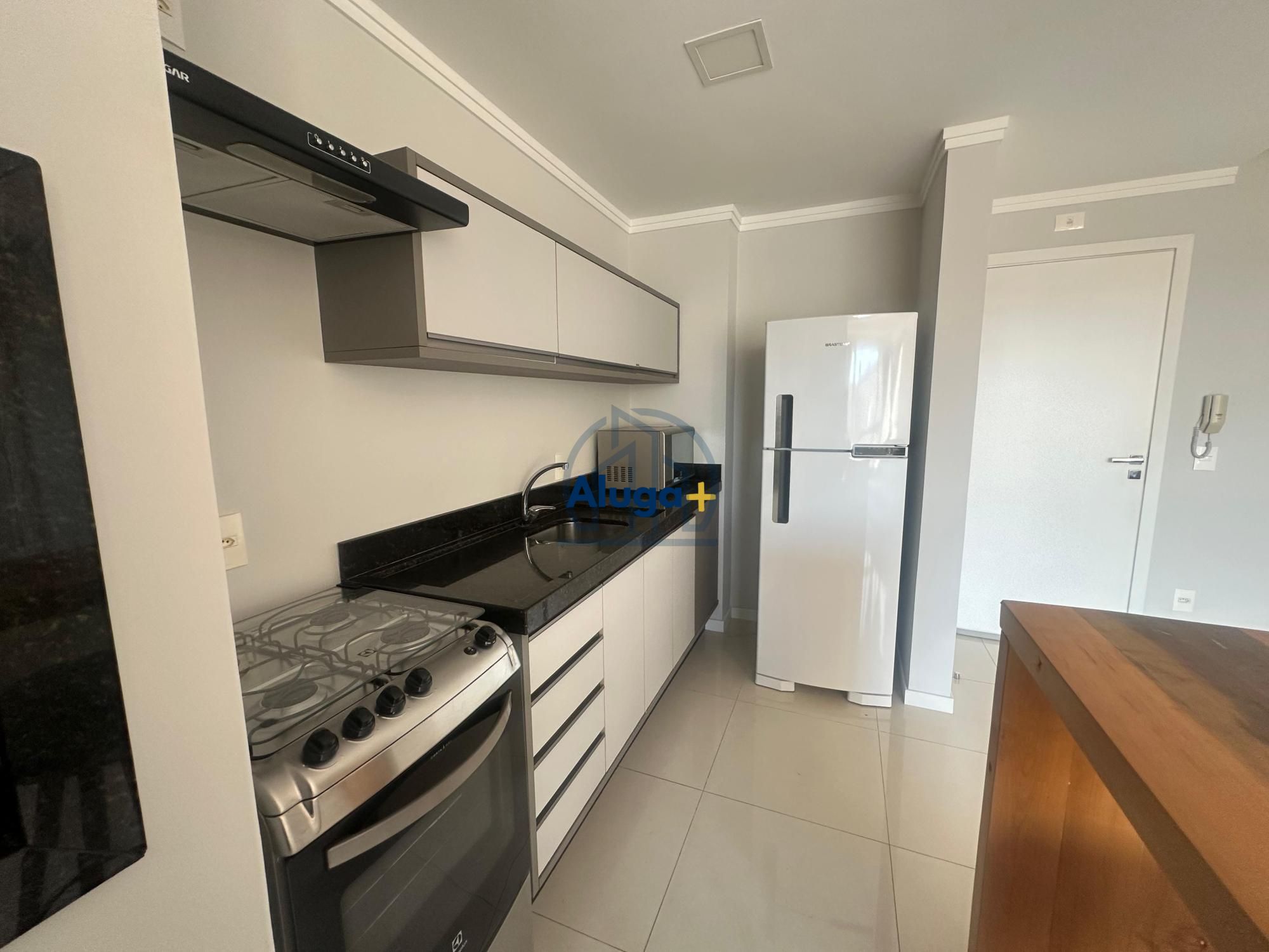 Apartamento para alugar com 2 quartos, 69m² - Foto 6