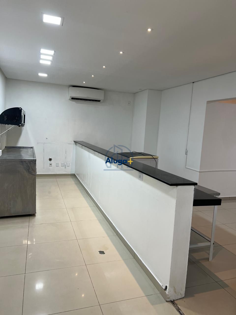 Conjunto Comercial-Sala para alugar com 1 quarto, 102m² - Foto 2