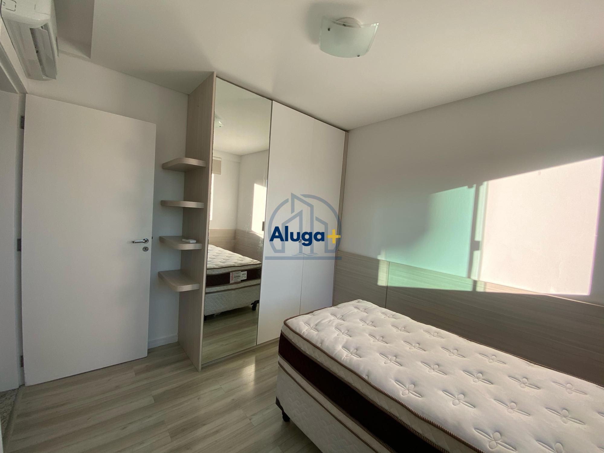 Apartamento para alugar com 3 quartos, 143m² - Foto 18