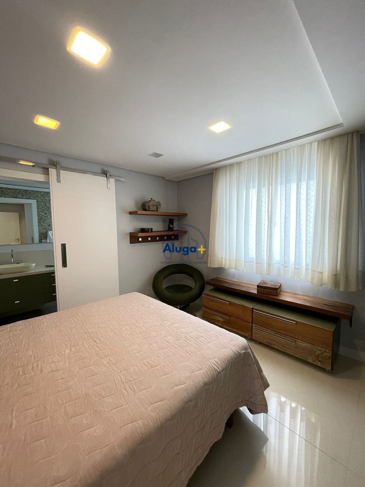 Apartamento para alugar com 3 quartos, 240m² - Foto 20