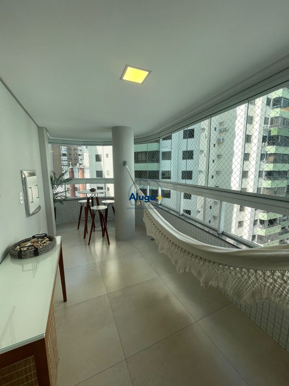 Apartamento para alugar  no Centro - Balneário Camboriú, SC. Imóveis