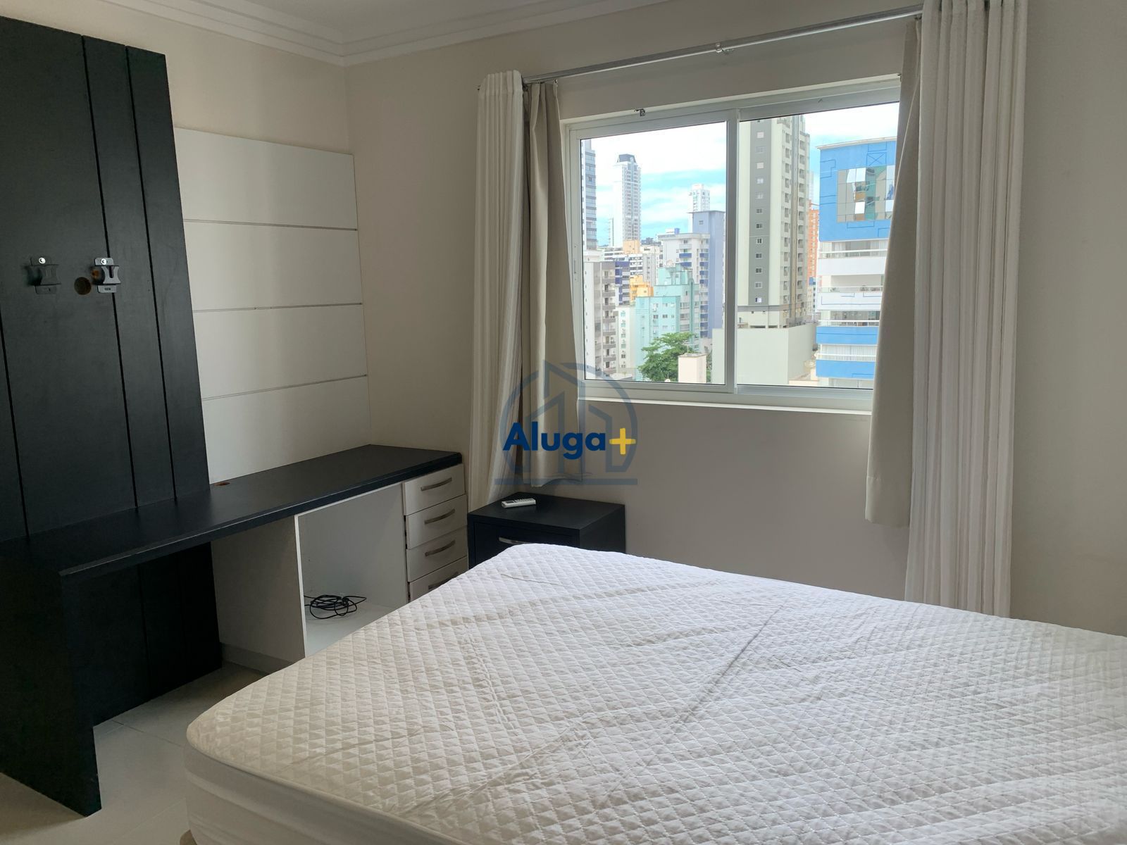 Apartamento para alugar com 3 quartos, 120m² - Foto 14