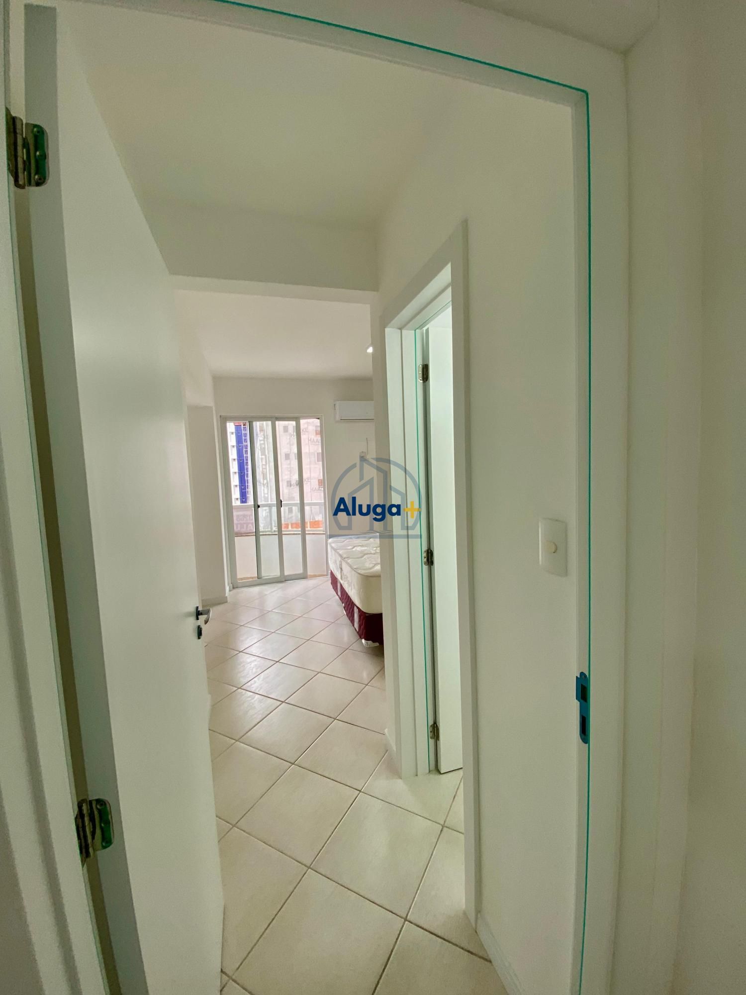 Apartamento para alugar com 2 quartos, 68m² - Foto 11