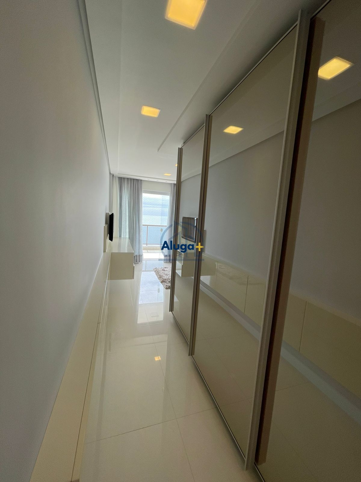 Apartamento para alugar com 3 quartos, 240m² - Foto 17