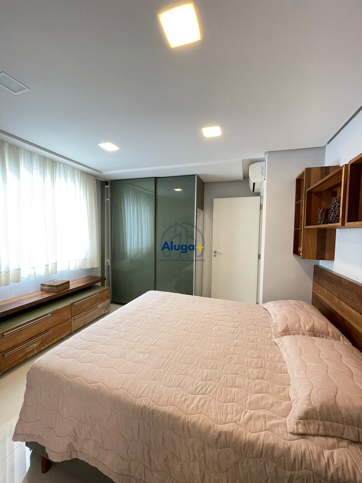 Apartamento para alugar com 3 quartos, 240m² - Foto 18