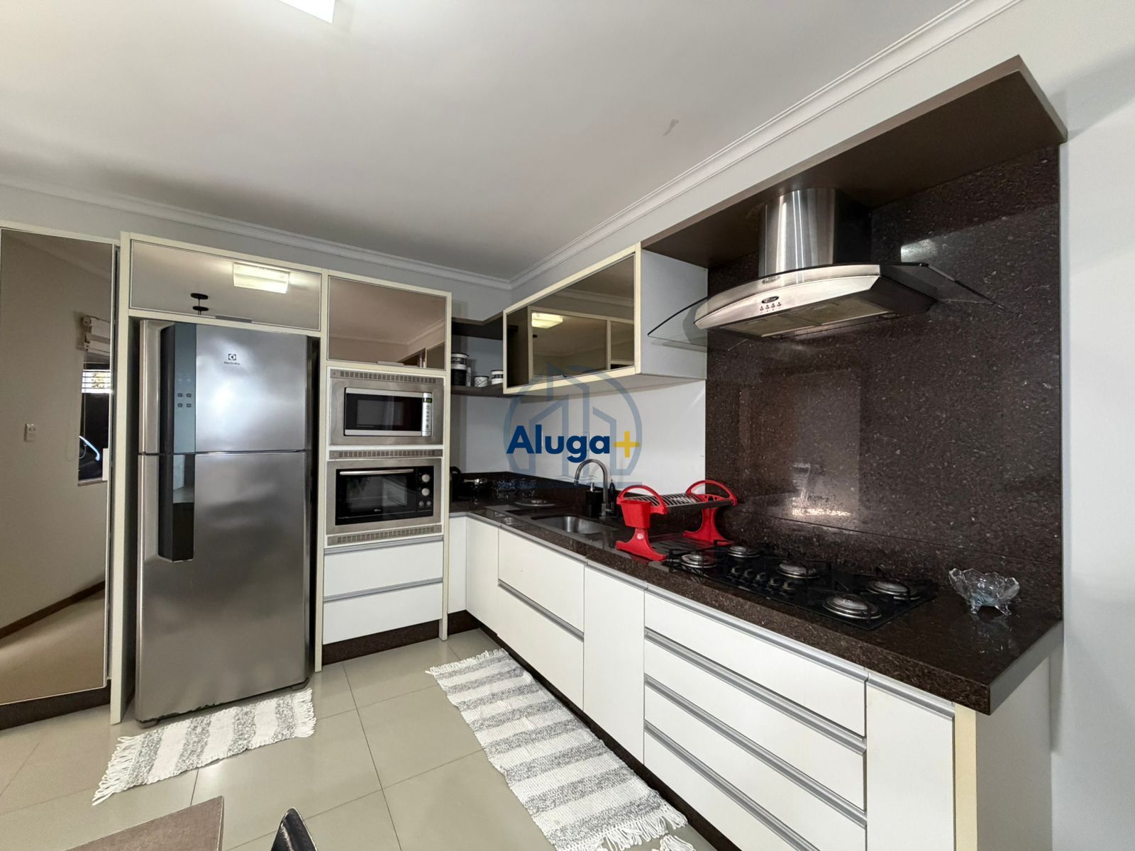 Casa com 4 Dormitórios para alugar, 230 m² por R$ 9.000,00 Casa com 4 Dormitórios para alugar, 230 m² por R$ 9.000,00