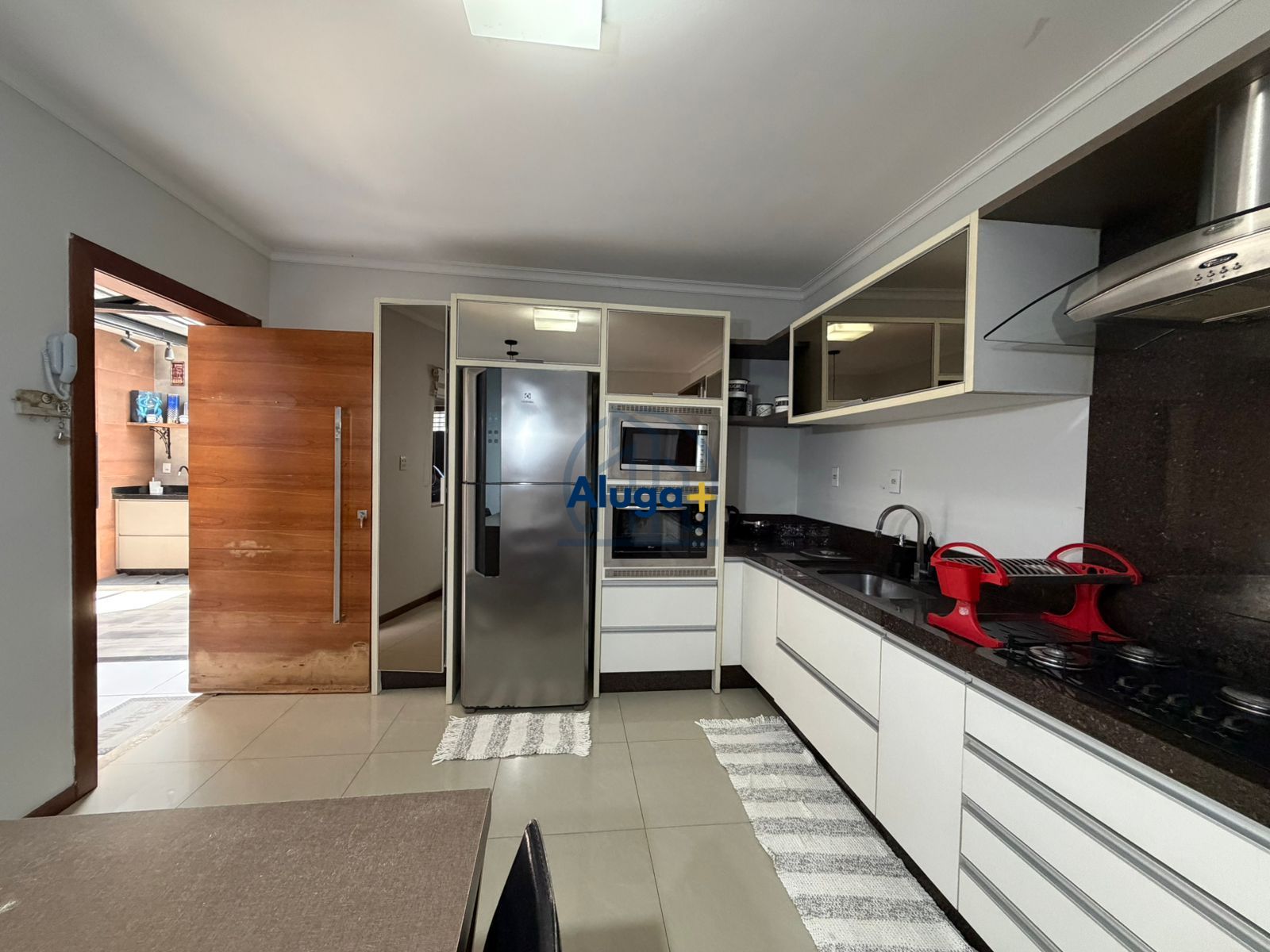 Casa com 4 Dormitórios para alugar, 230 m² por R$ 9.000,00 Casa com 4 Dormitórios para alugar, 230 m² por R$ 9.000,00