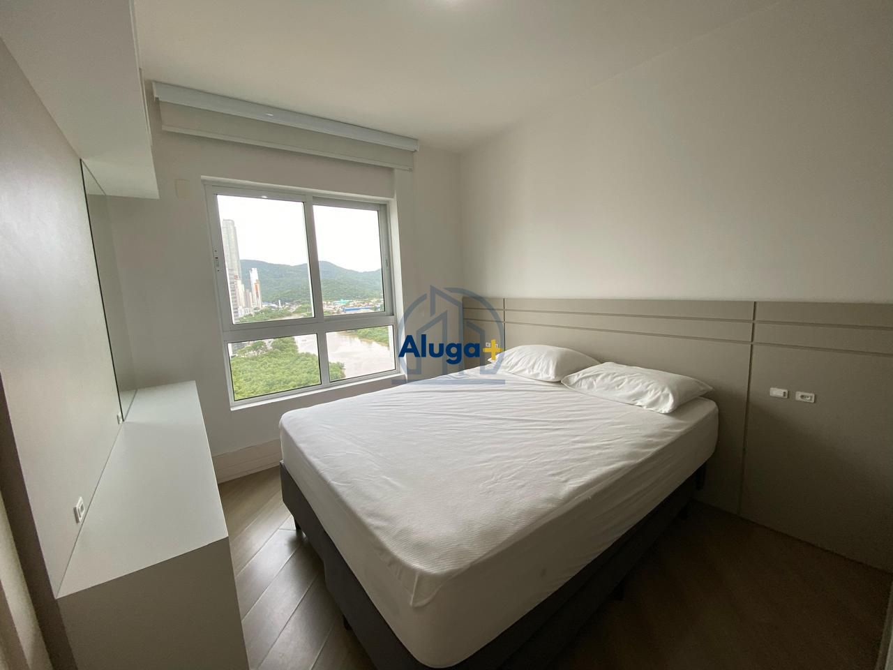 Apartamento para alugar com 3 quartos, 120m² - Foto 16