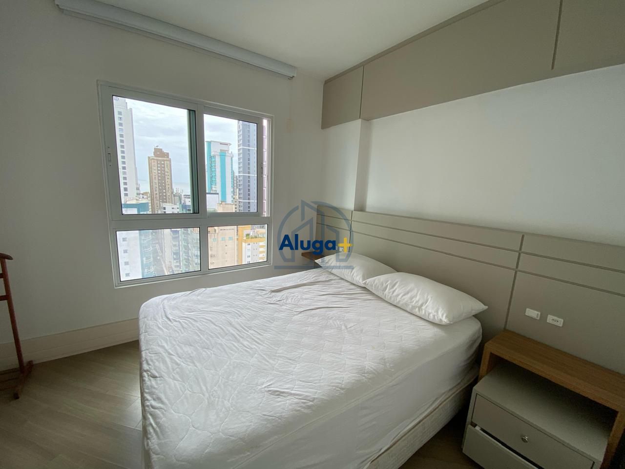 Apartamento para alugar com 3 quartos, 120m² - Foto 17